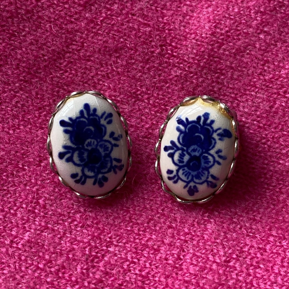 Vintage Clip On Earrings